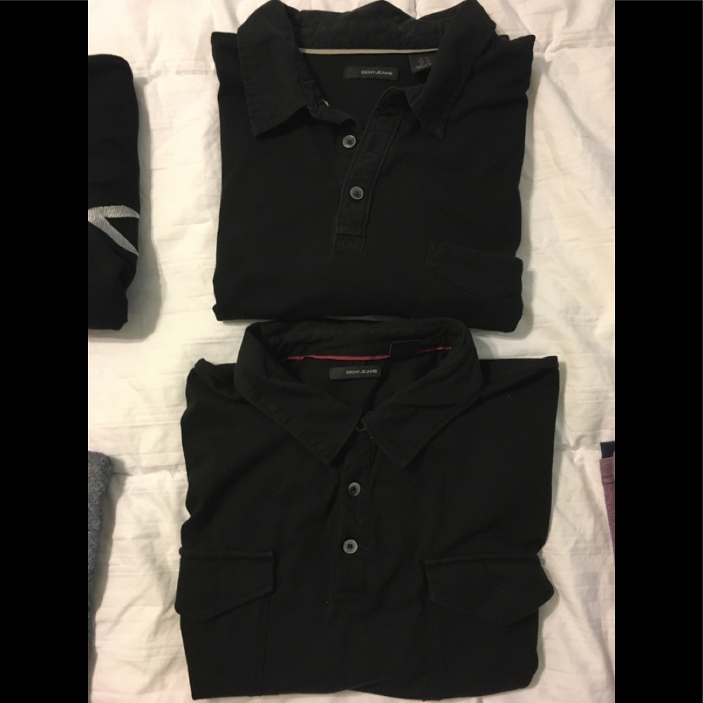 2 DKNY SHORT SLEEVE SHIRTS SIZE XL 💙